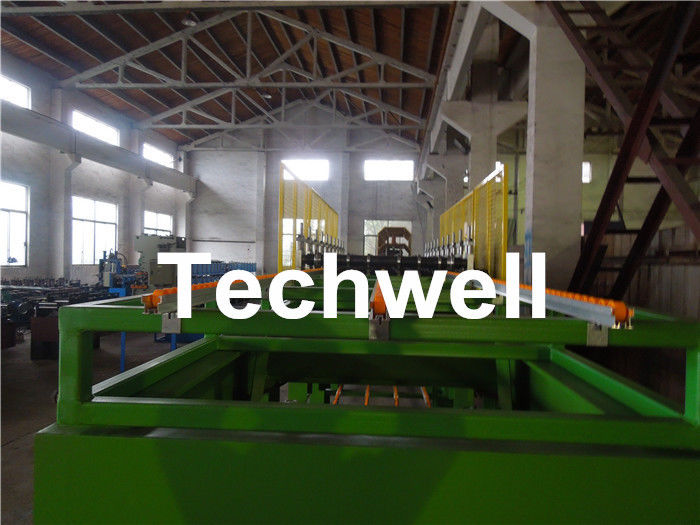 Rolo da folha do telhado do painel do telhado do metal que forma a máquina com o auto empilhador TW30-200-1000 de 6m