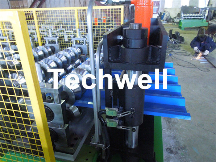 Rolo da folha do telhado do painel do telhado do metal que forma a máquina com o auto empilhador TW30-200-1000 de 6m