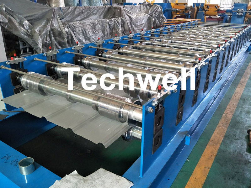 0-15m/min que forma o rolo de aço do painel do telhado da cor da elevada precisão da velocidade que forma a máquina com condução Chain