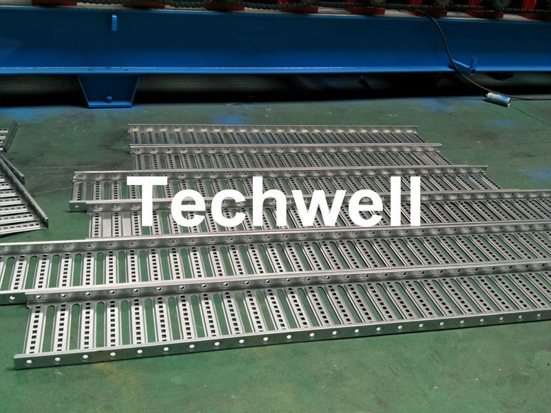 15 quilowatts que formam o poder do motor laminam a formação da máquina para produzir as folhas de aço do perfil da bandeja de cabo
