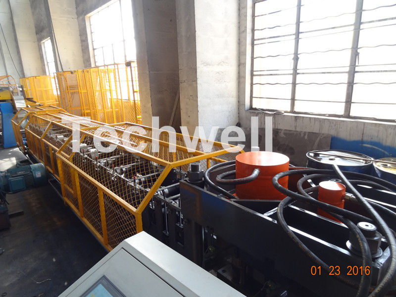 Rolo galvanizado do canal da bobina C que forma a máquina, rolo do Purlin de C que forma a máquina com transmissão Chain
