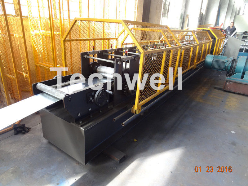Rolo galvanizado do canal da bobina C que forma a máquina, rolo do Purlin de C que forma a máquina com transmissão Chain