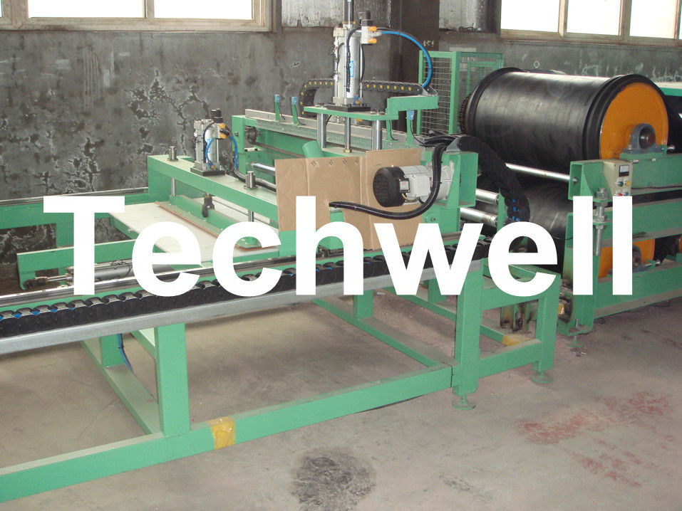 Galvanizado, máquina isolada plutônio do painel de sanduíche do aço da cor para os painéis de parede TW-PU1000 do telhado